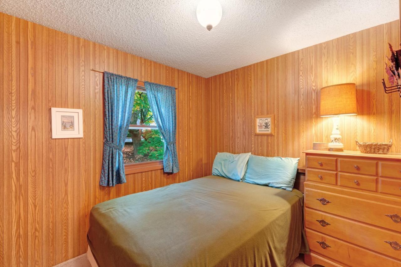 Walloon Lake Cottage Boyne City Exterior photo